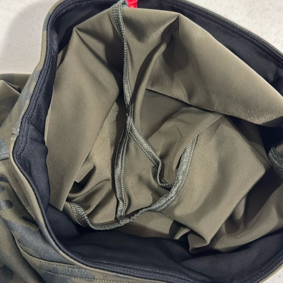 SPANX Camo Faux Leather Leggings Compression Small Black & Green Women’s - Picture 6 of 9